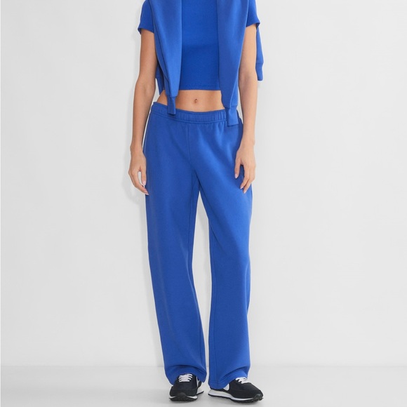 Aritzia Wide Leg Straight Sweatfleece Sweatpants - Picture 2 of 7